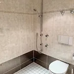 Zentrale דירה פורצהיים