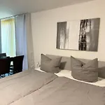 Zentrale *